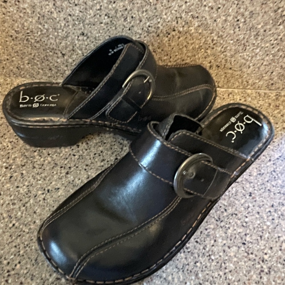 b.o.c. Black Leather Slip-On Mules